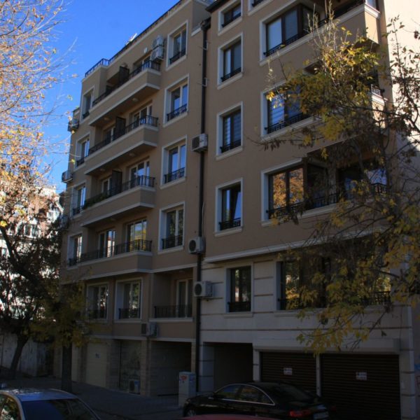 Жилищен комплекс на ул. „Севастопол“ №27 и ул. „Днепър“ №24. Демилекс