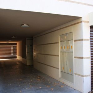 Вход, жилищен комплекс ул. „Севастопол“ №27 и ул. „Днепър“ №24